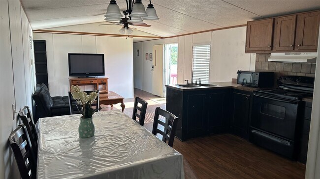 Building Photo - 23430 Bauer Hockley Rd