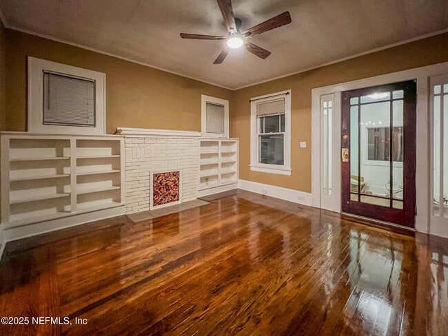 Building Photo - 2806 College St