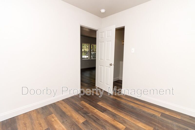 Building Photo - 517 LaFayette Rd