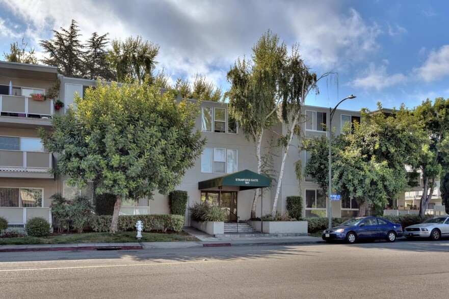 Building Photo - 181 Del Medio Ave
