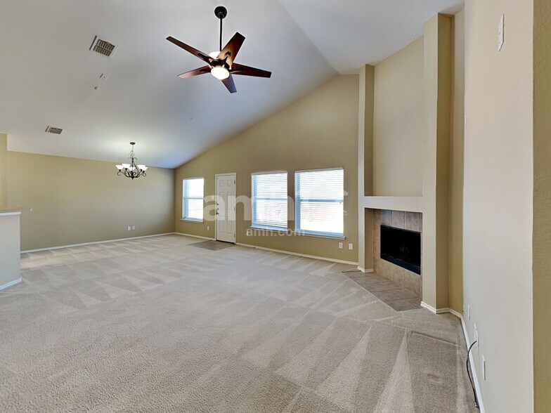 Building Photo - 1415 Spinnaker Way