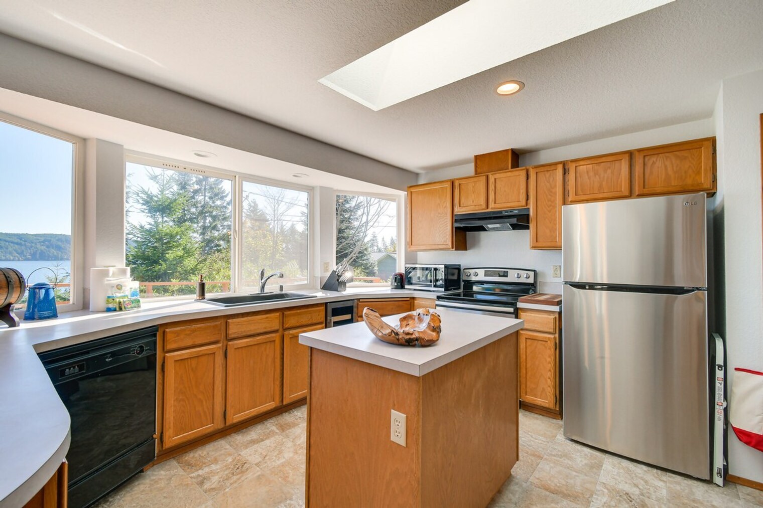 Building Photo - 131 N Mardell Ave