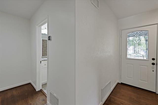 Building Photo - 3414 Westcliff Rd S