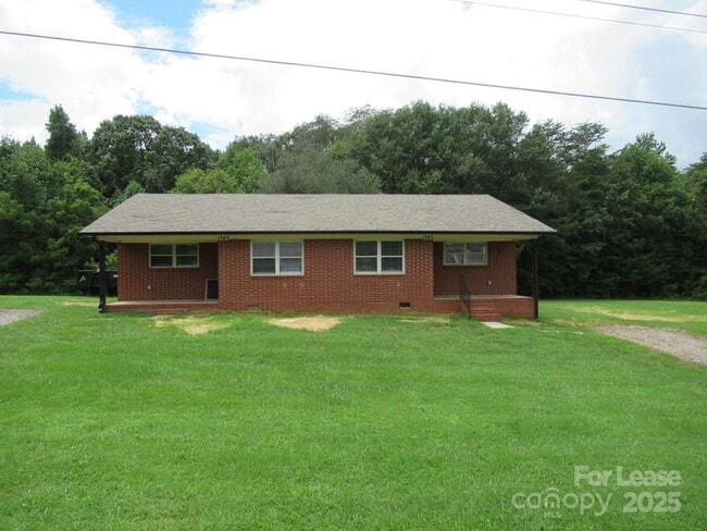 Primary Photo - 1747 River Rd