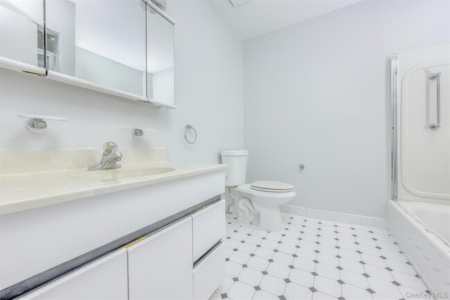 Building Photo - 23 Gladys Dr