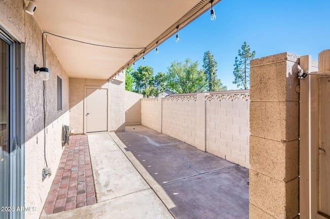 Building Photo - 4515 W Continental Dr