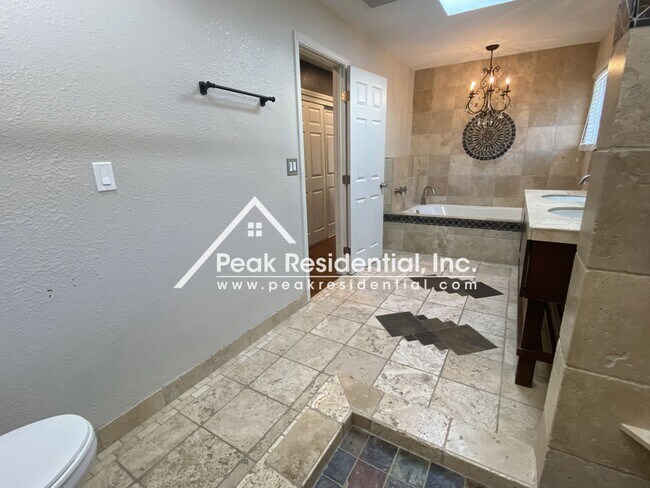 Building Photo - Wonderful  Fair Oaks 3bd/2.5ba Home with R...