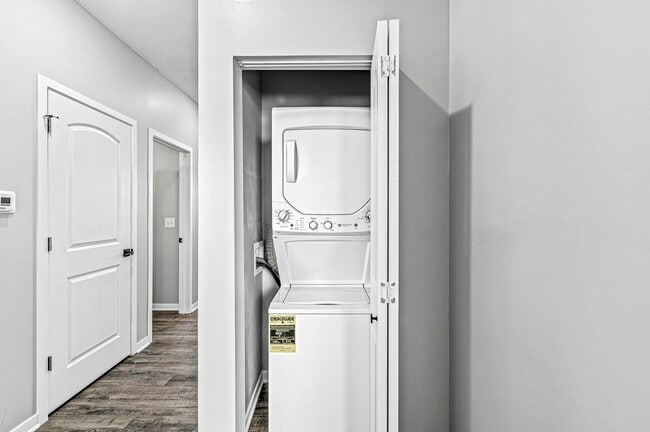 Building Photo - 260 N 10th St