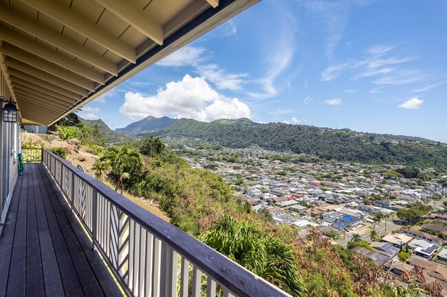 Building Photo - 1170 Kaumailuna Pl