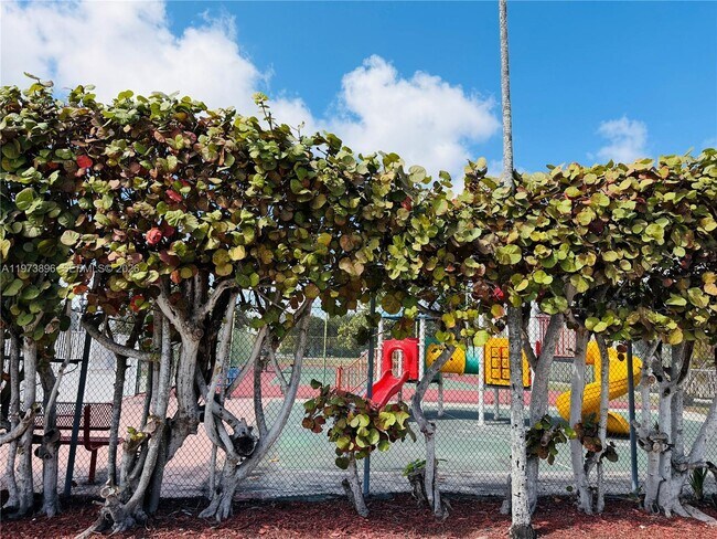 Building Photo - 4920 NW 79th Ave