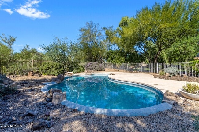 Building Photo - 4302 E Mossman Rd