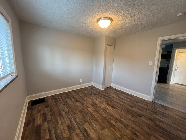 Building Photo - 278 Hosack St