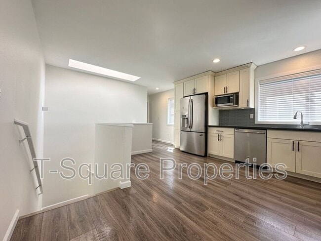 Building Photo - 8443 Delridge Wy SW