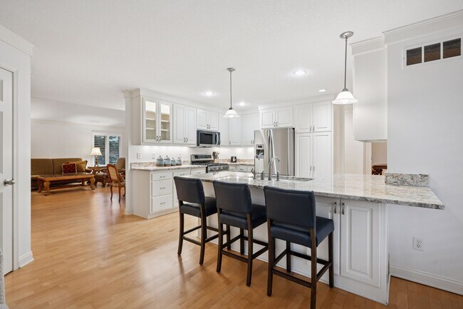 Breakfast bar for grabbing a quick bite to eat - 145 Holly Ln N