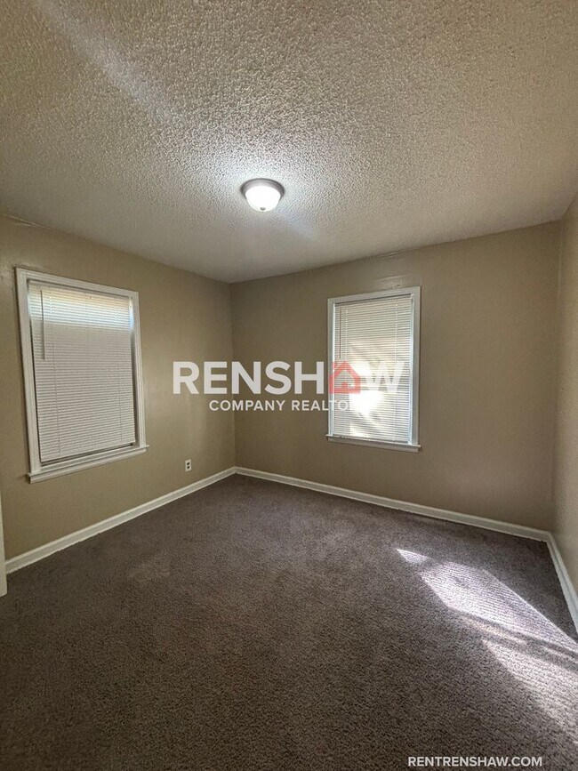 Building Photo - Text the Leasing Team at 901-820-4367 to s...