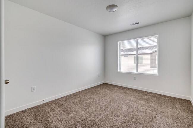 Building Photo - 413 S 1110 W