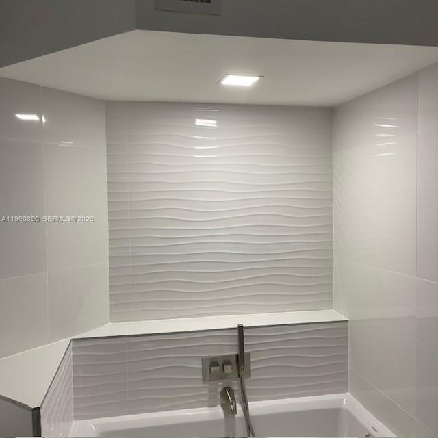 Building Photo - 3530 Mystic Pointe Dr