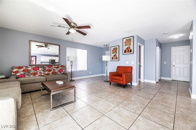 Building Photo - 3833 Via Lucia Dr