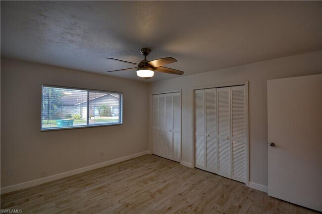 Building Photo - 859 Palm View Dr