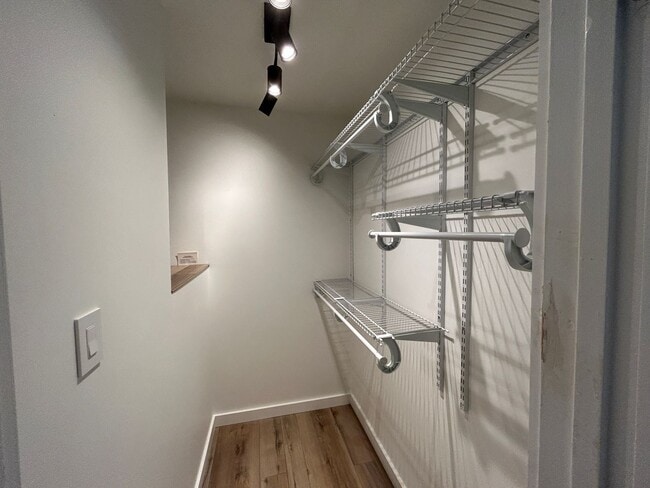 Building Photo - Fabulous Remodeled Condo