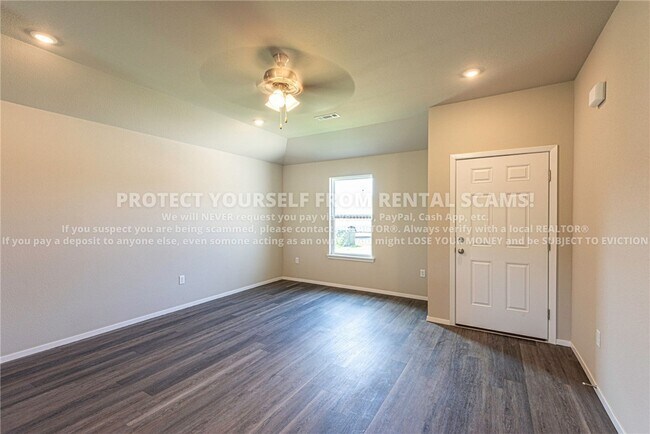 Building Photo - 1151 E Sparrow Cir