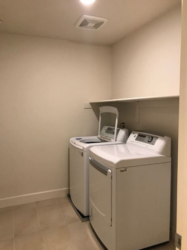 Building Photo - Available Now! Beautiful 2-story home in the Hamptons in Natomas, 3+2, Office & huge loft