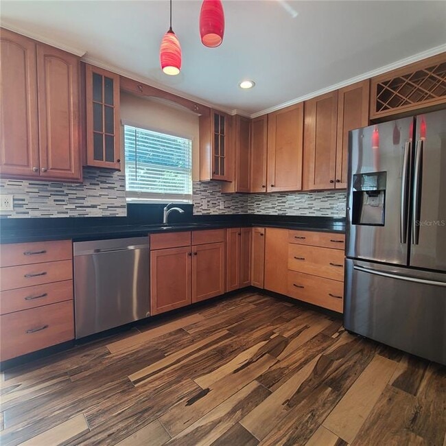 Building Photo - 3904 W Euclid Ave