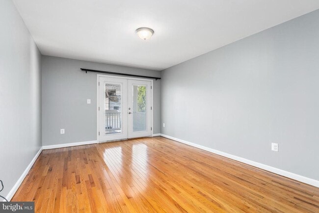 Building Photo - 1330 S Charles St