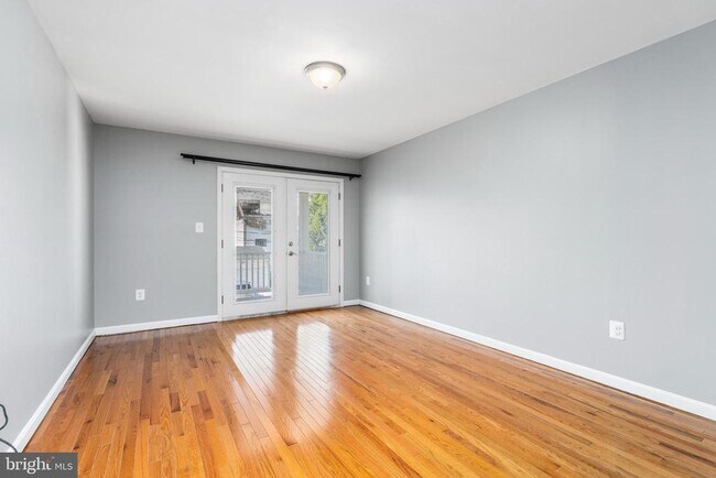 Building Photo - 1330 S Charles St