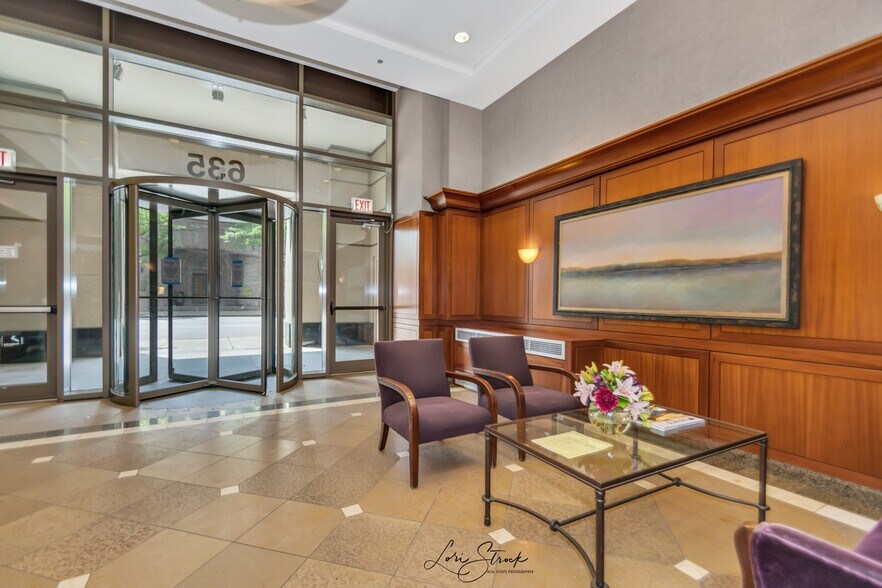 24/7 Doorman - Lobby Entrance - 635 N Dearborn St