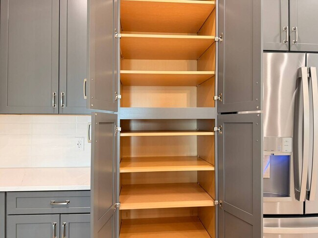 Building Photo - 2459 Englemann Dr