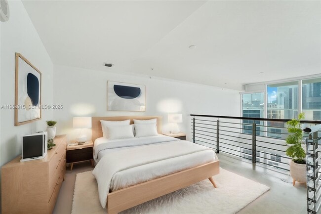 Building Photo - 41 SE 5th St