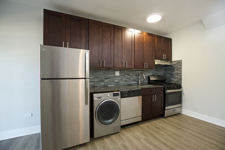 Building Photo - 730 Judson Ave