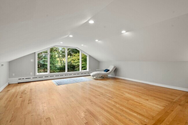 Building Photo - 20 Follen St