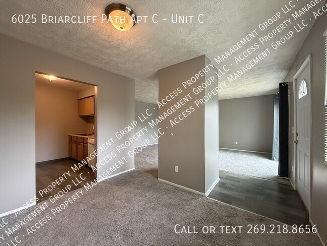 Building Photo - 6025 Briarcliff Path