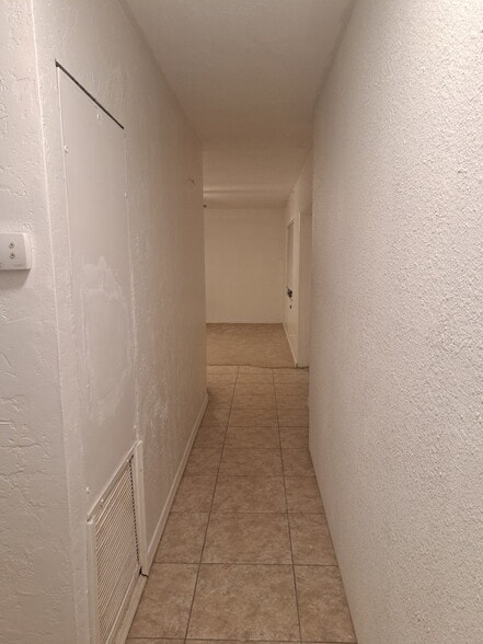 Building Photo - 4926 David Ave