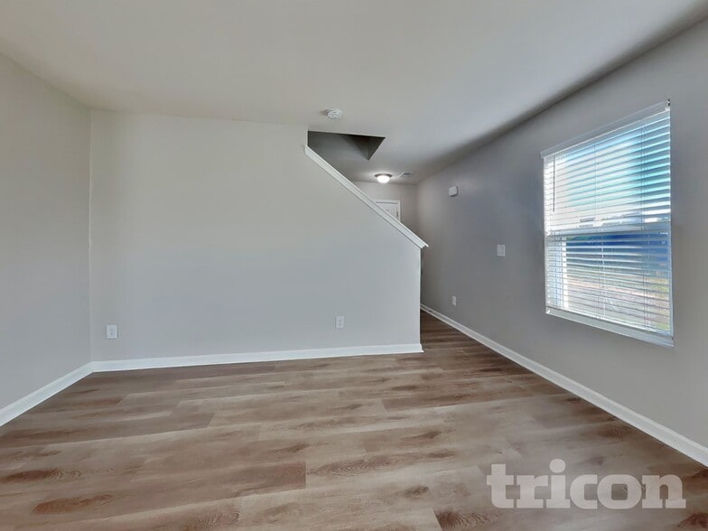 Building Photo - 325 Emilies Crossing Way