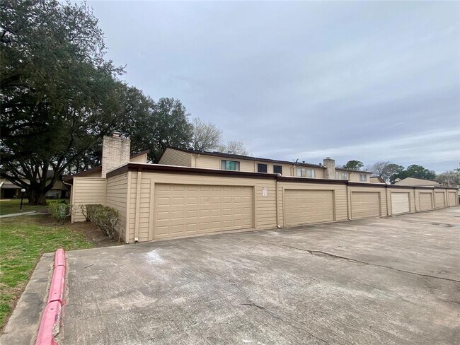 Building Photo - 12417 S Dairy Ashford Rd