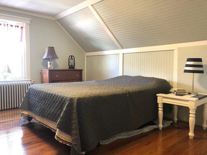 Building Photo - 34 Bacheller St