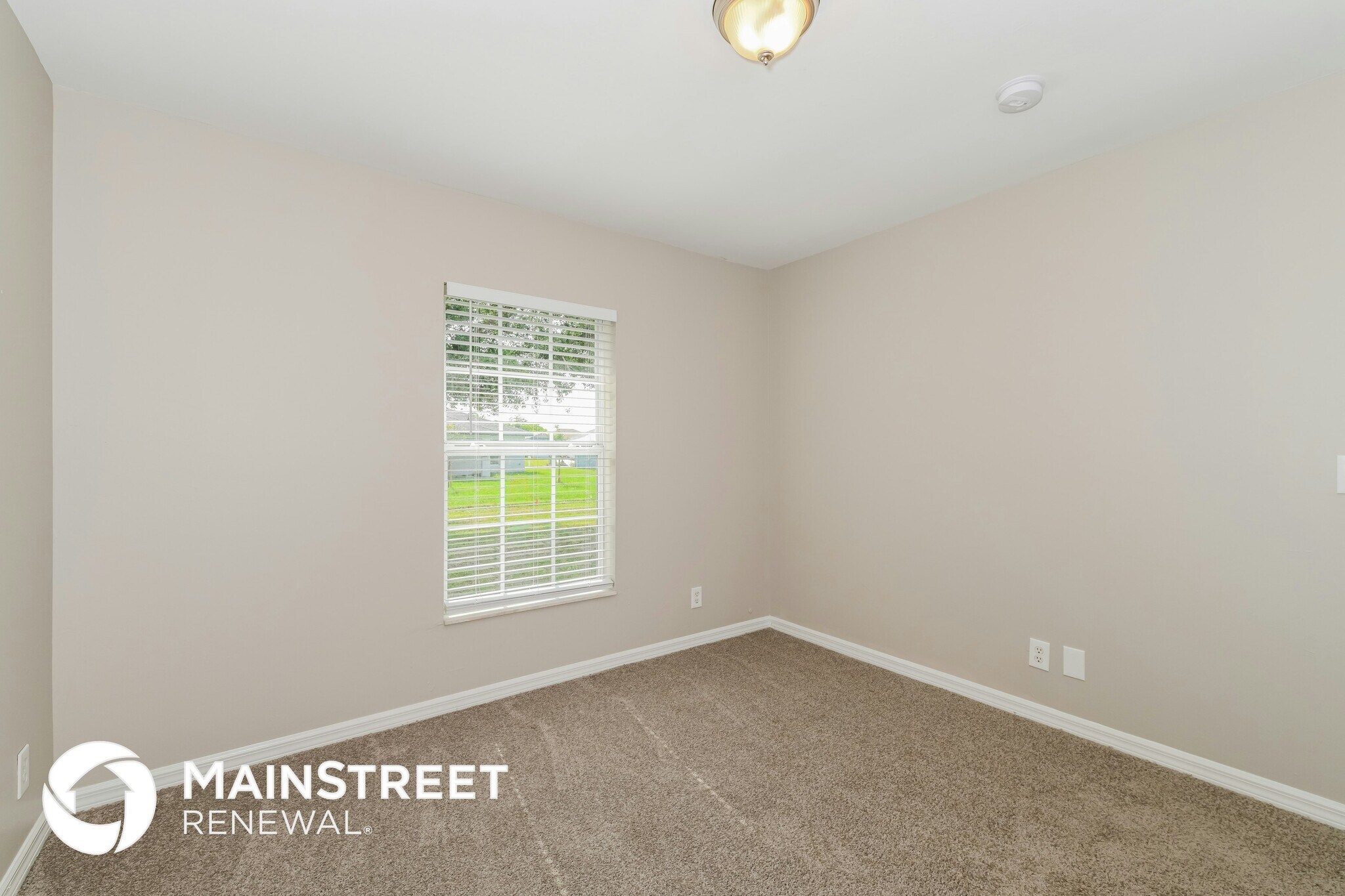 Building Photo - 631 NE 1st Pl