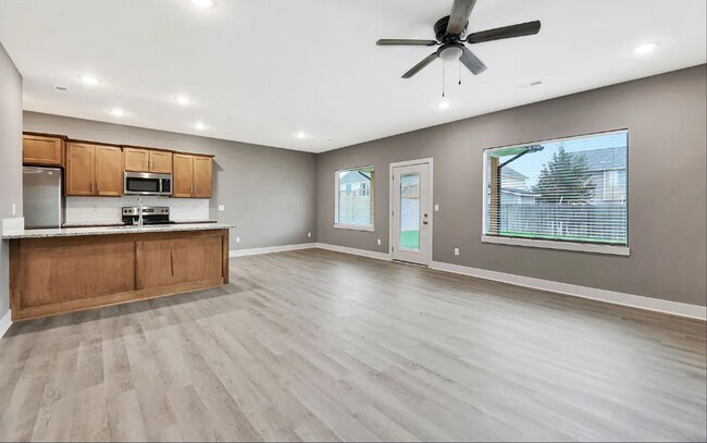 Building Photo - 4546 S Doris Ct