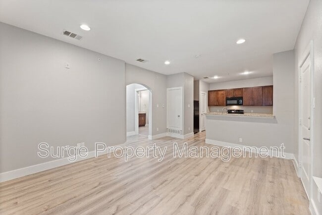 Building Photo - 13609 Pinnacle Cir W