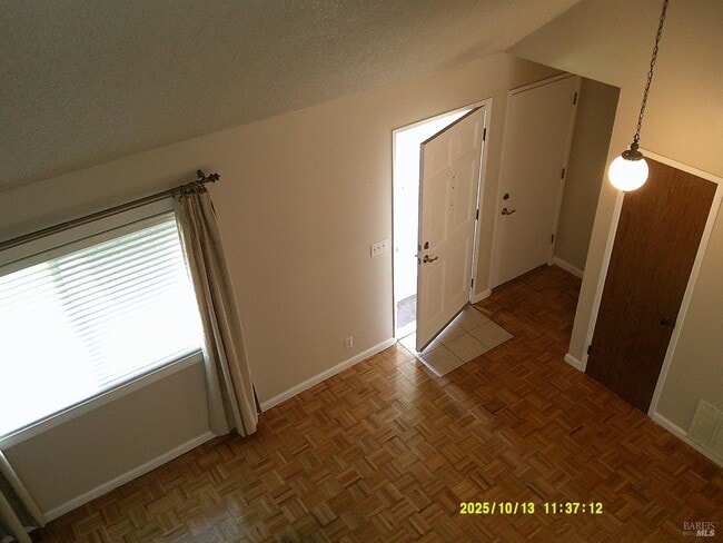 Building Photo - 725 Devonshire Ct