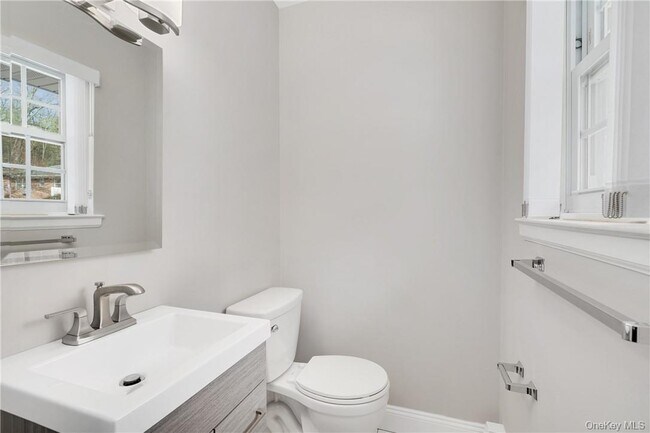 Building Photo - 114 Nottingham Rd