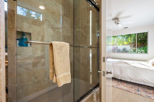 Building Photo - 40745 Morningstar Rd