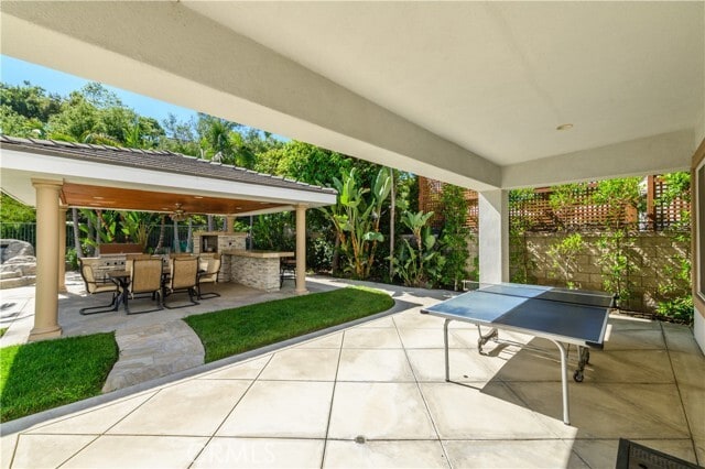 Building Photo - 21 Bent Oak