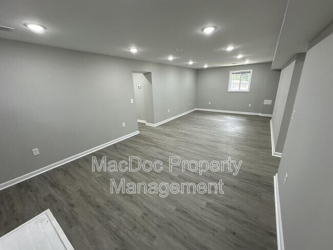 Building Photo - 12317 Metlock Rd