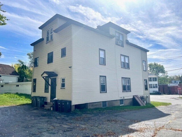 Building Photo - 5 Sand St