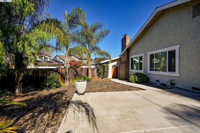 Building Photo - 2270 Bromfield Ct