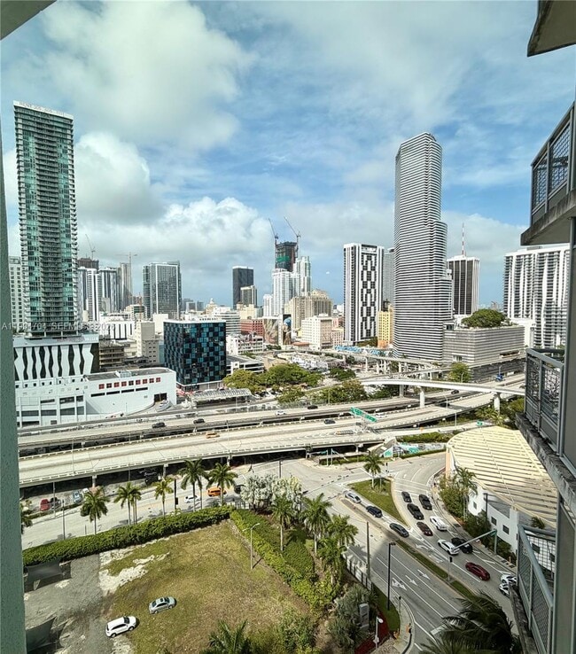 Building Photo - 350 S Miami Ave